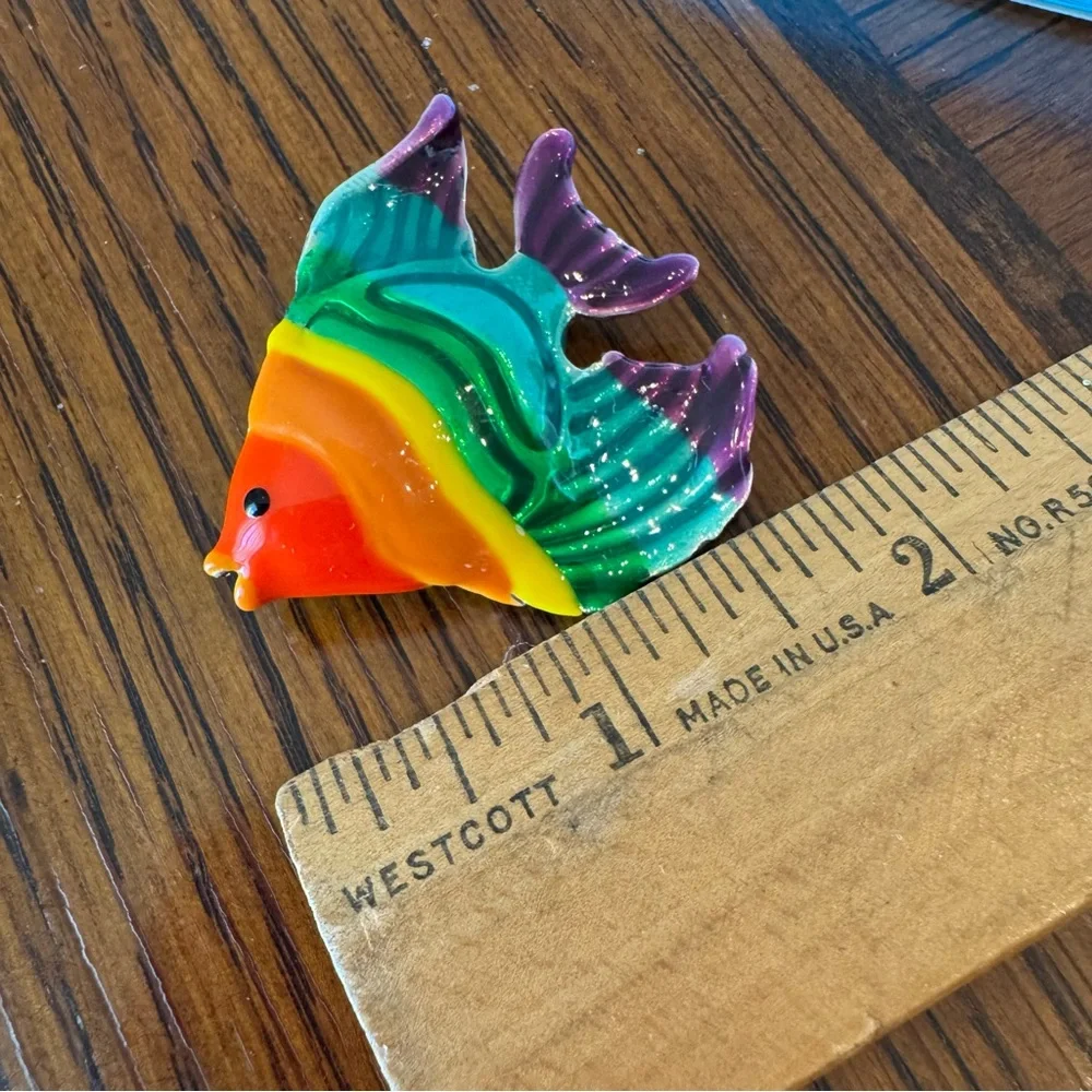 Vintage MJ Signed Tropical Rainbow Fish Enamel Brooch Pin Pendant Jewelry - Picture 4 of 4